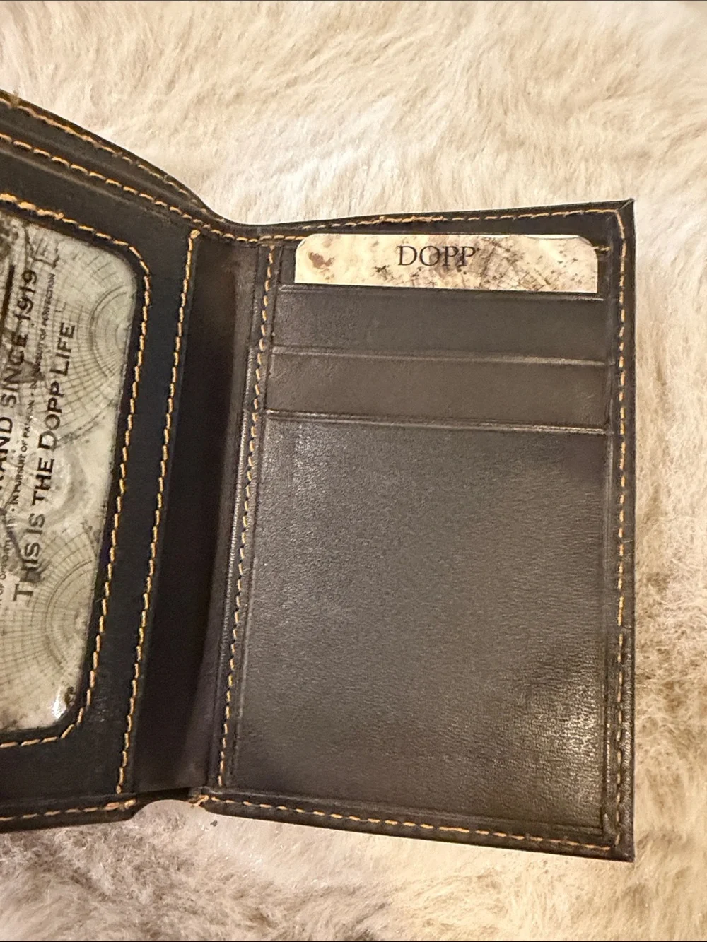 Dopp Brown Leather Card & Key Holder with Contrast Stitching
